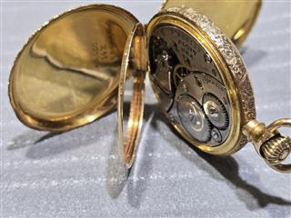 Vintage ELGIN WATCH CO Pocket Watch 14K GOLD POCKET WATCH